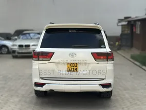 Toyota Land Cruiser 4.6 V8 ZX 2015 Pearl