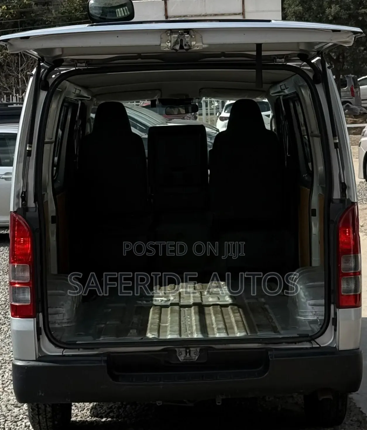 Toyota HiAce 2019 Silver