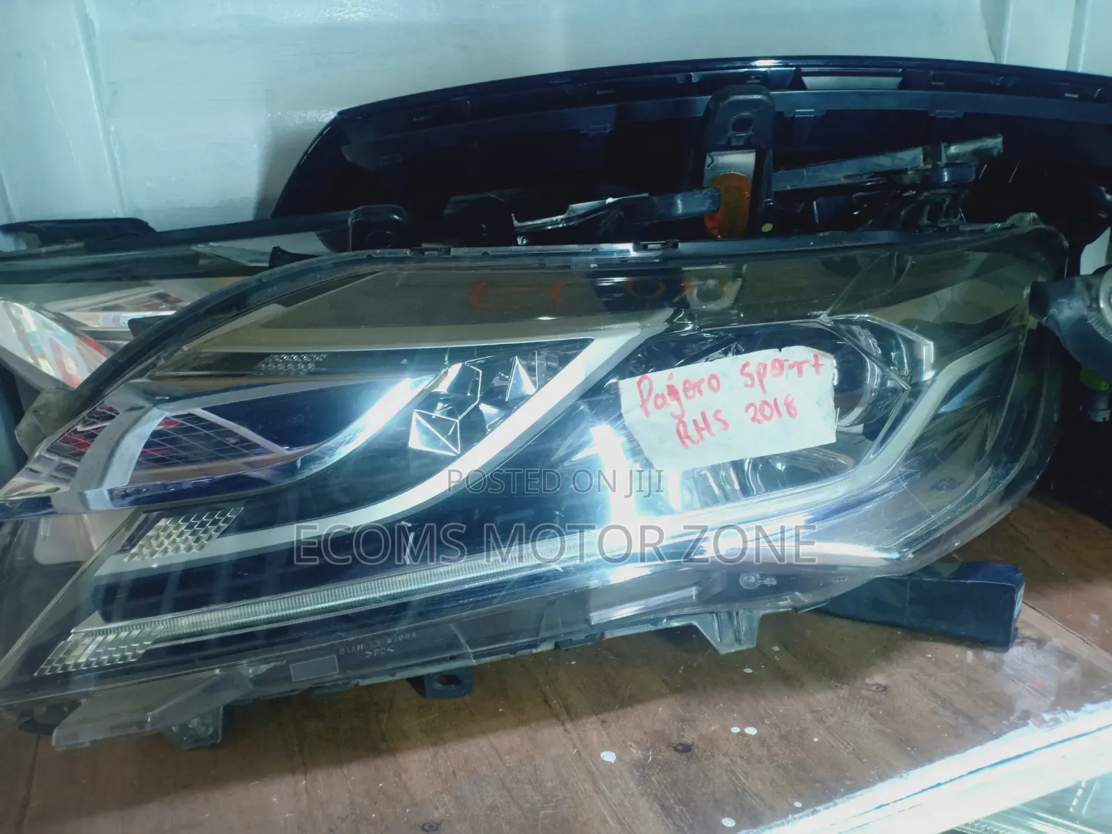 Mitsubishi Pajero 2018 Headlight