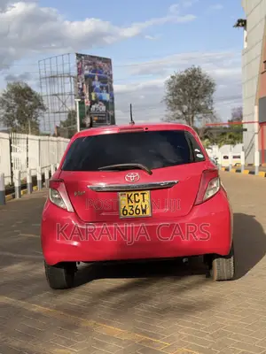 Toyota Vitz 1.3 AWD 5dr 2011 Red