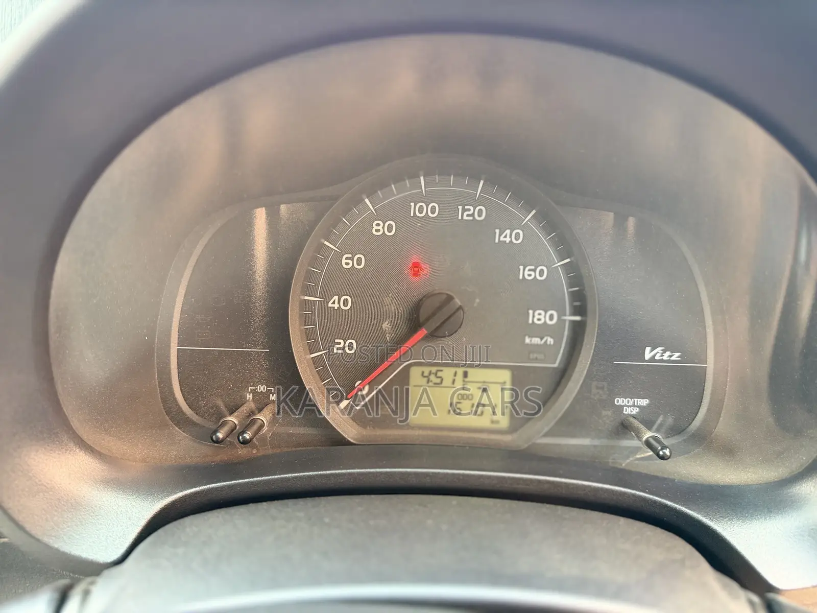 Toyota Vitz 1.3 AWD 5dr 2011 Red