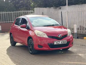 Toyota Vitz 1.3 AWD 5dr 2011 Red