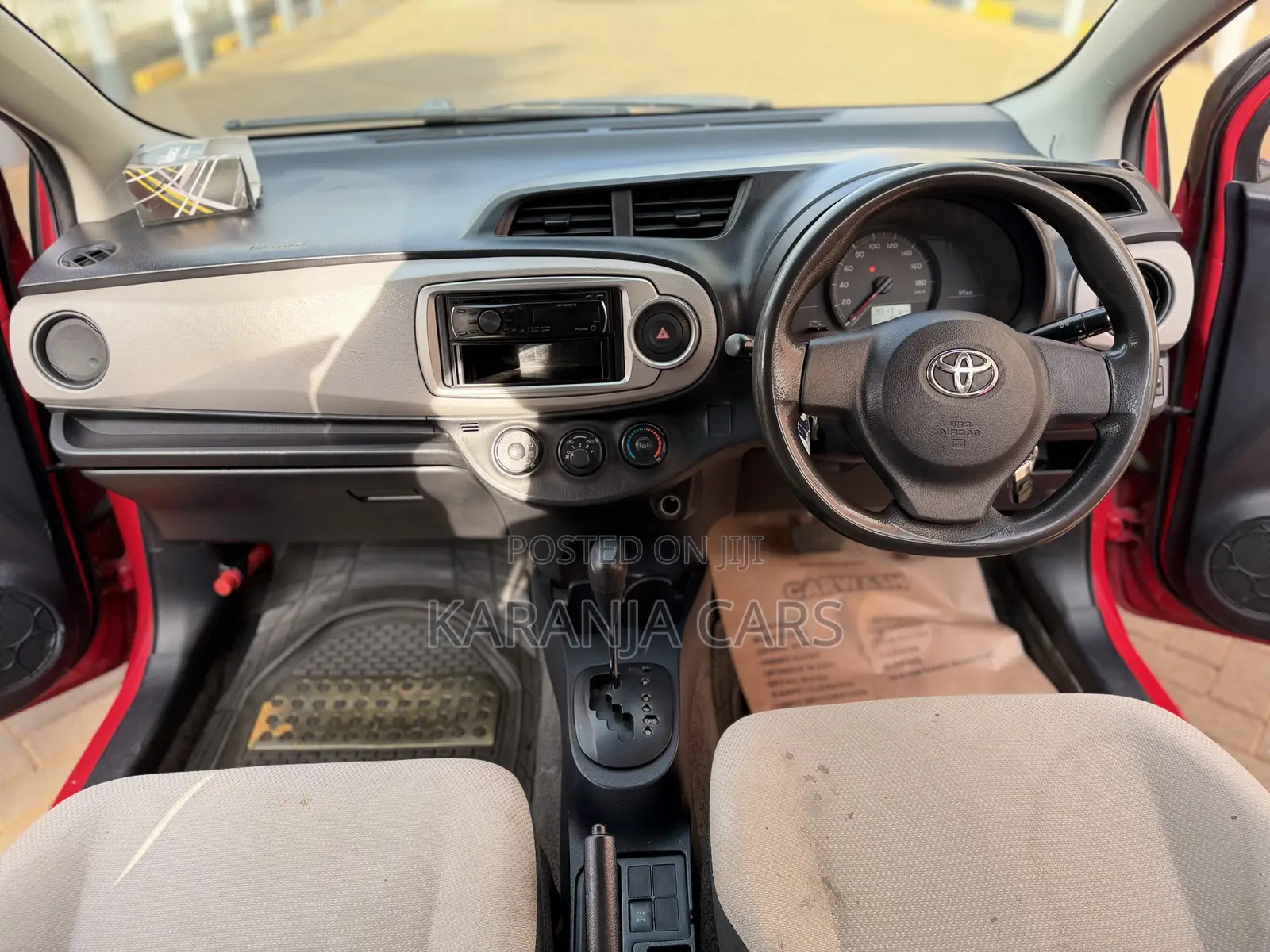 Toyota Vitz 1.3 AWD 5dr 2011 Red