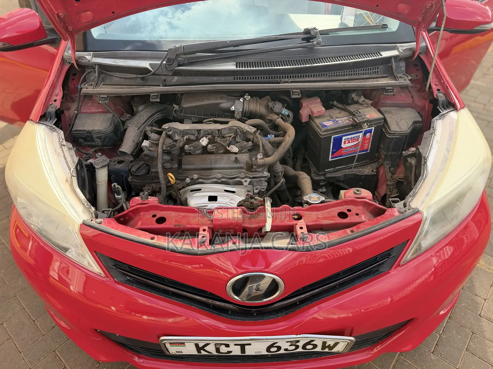 Toyota Vitz 1.3 AWD 5dr 2011 Red