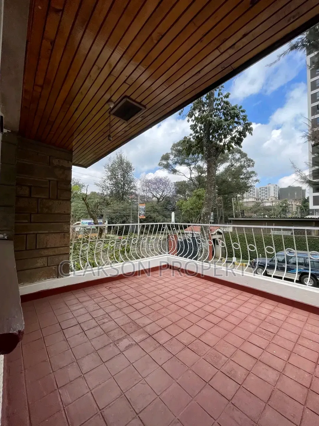 4bdrm Maisonette in Westland, Raphta Road Area for rent