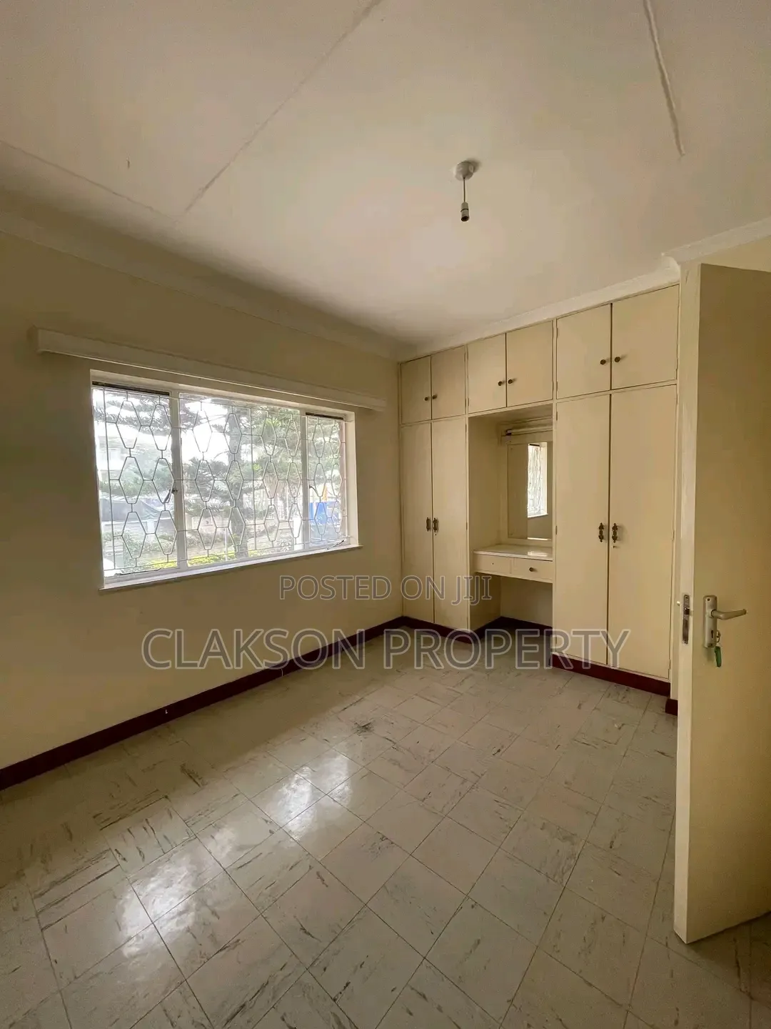 4bdrm Maisonette in Westland, Raphta Road Area for rent