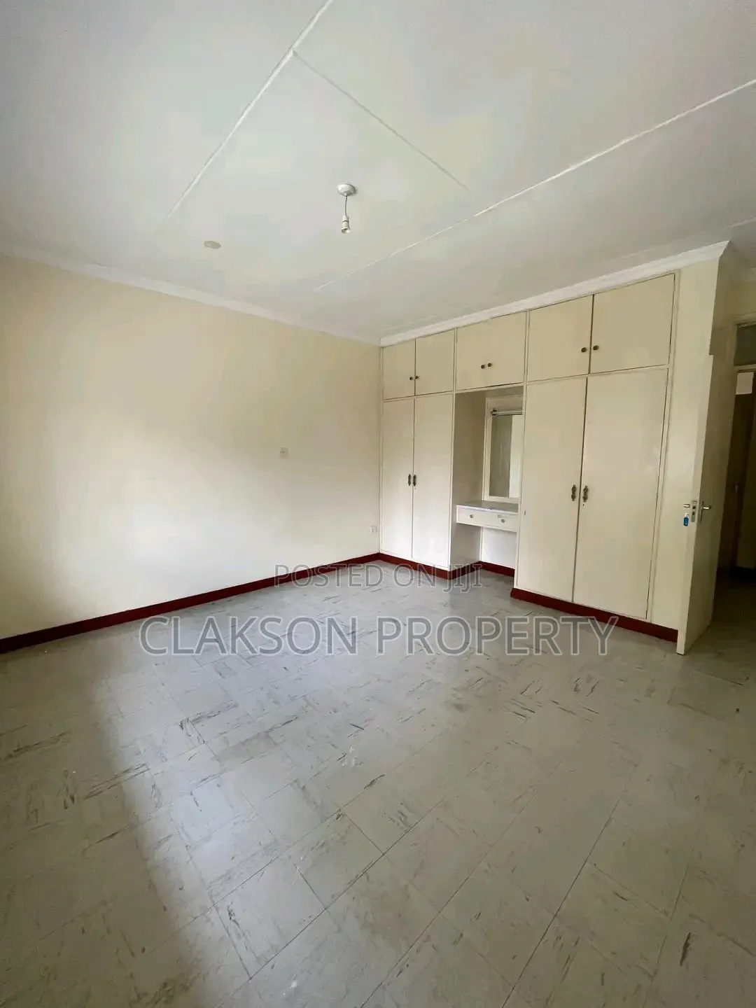 4bdrm Maisonette in Westland, Raphta Road Area for rent