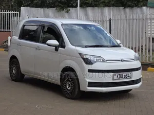 Toyota Spade 2019 White