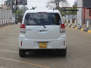 Toyota Spade 2019 White
