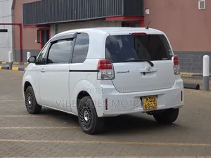 Toyota Spade 2019 White