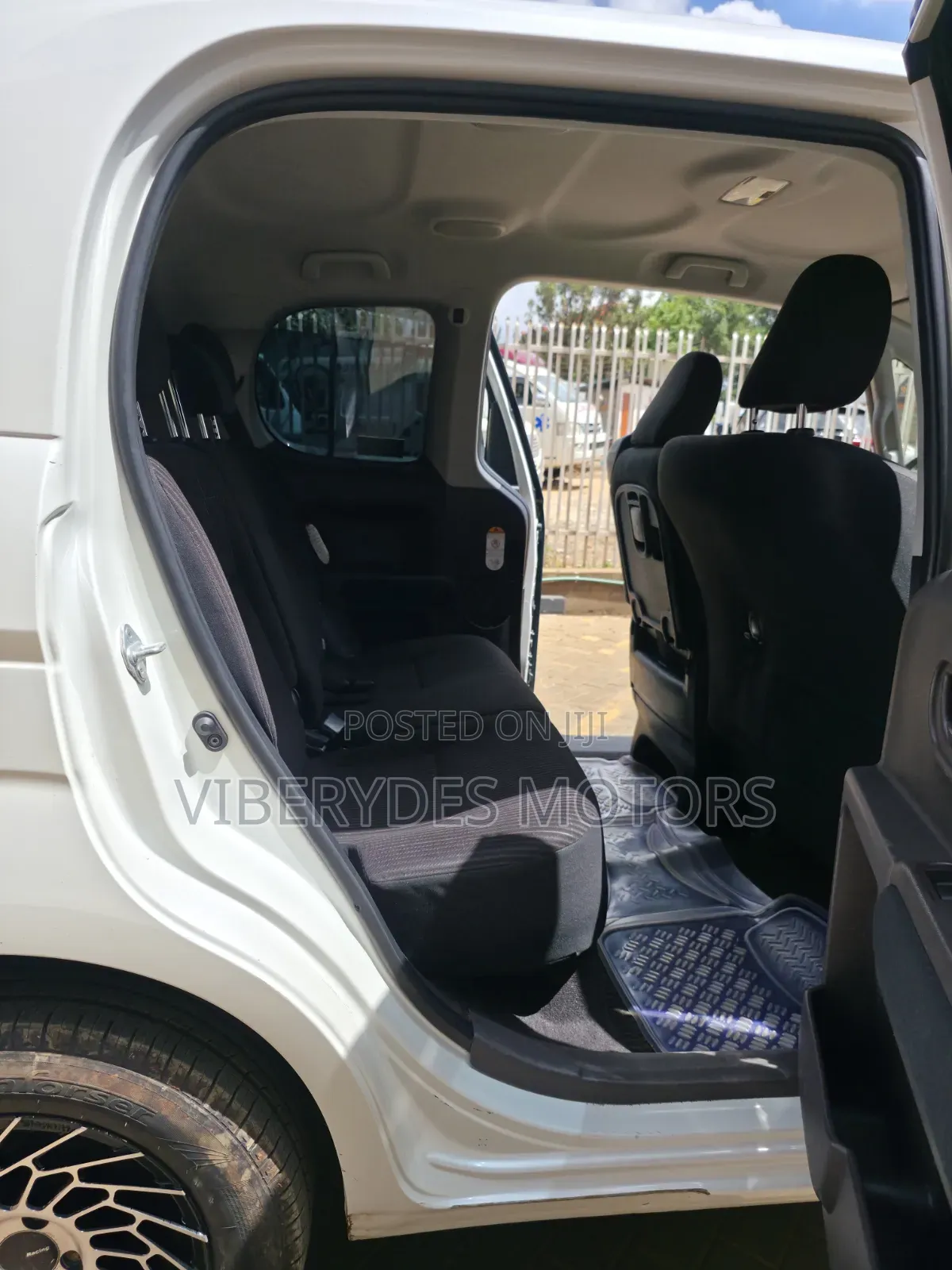 Toyota Spade 2019 White