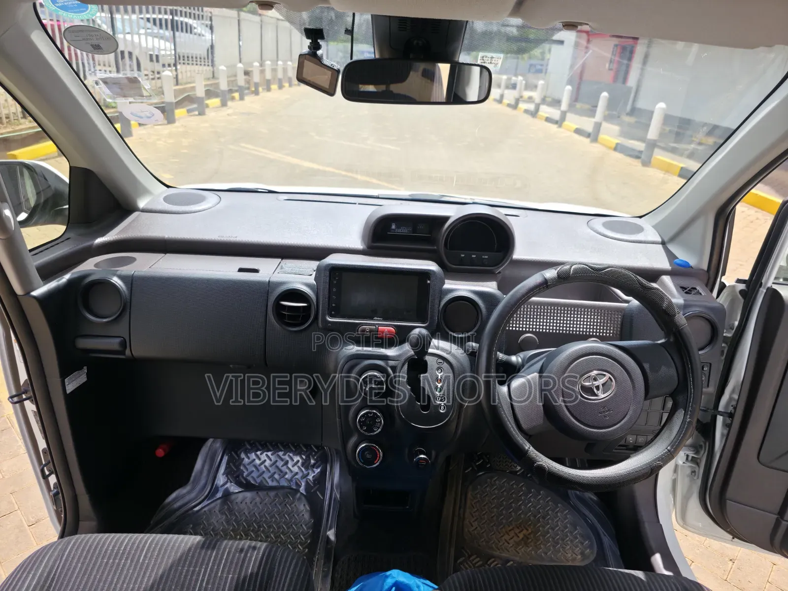 Toyota Spade 2019 White