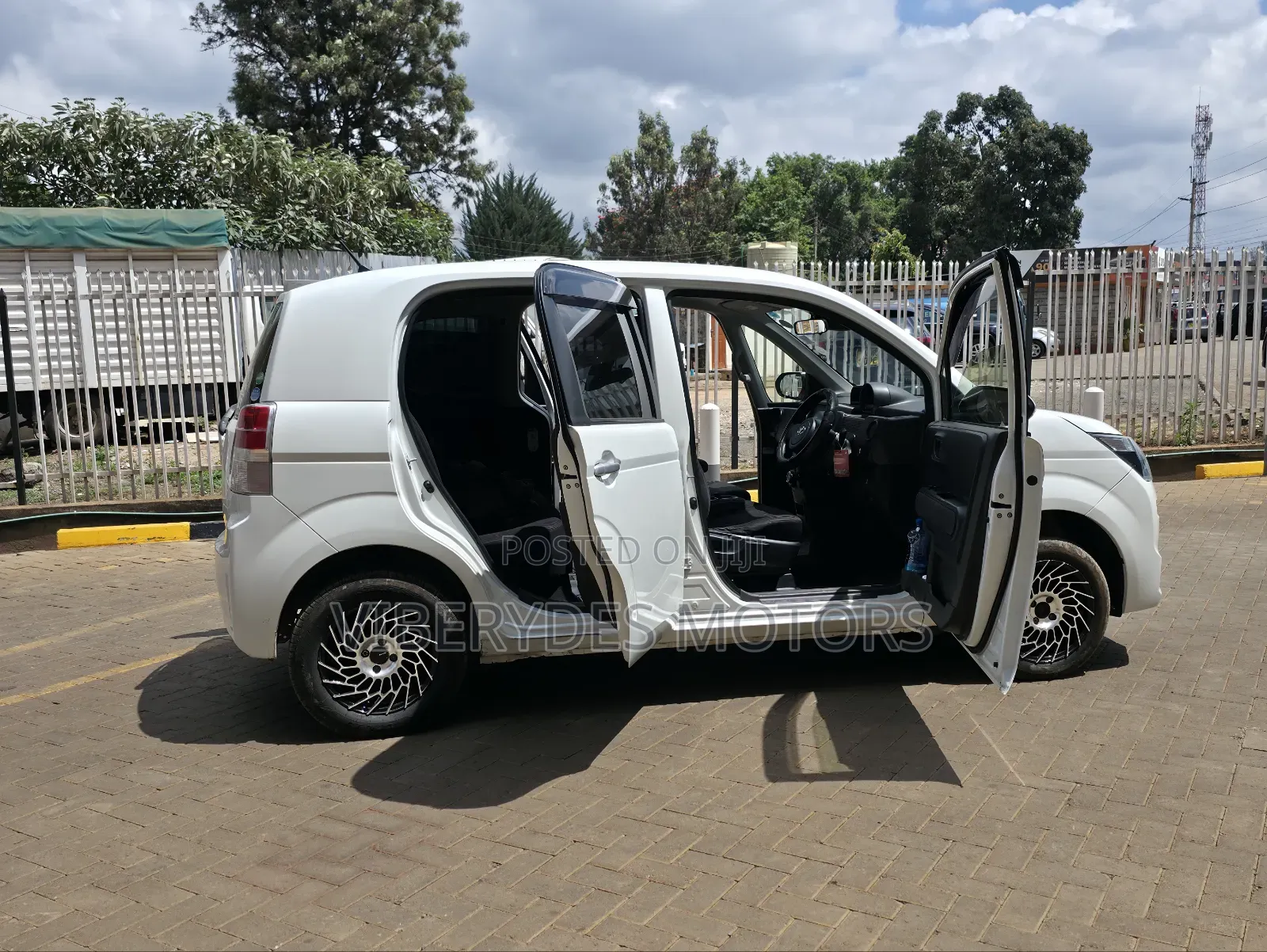 Toyota Spade 2019 White