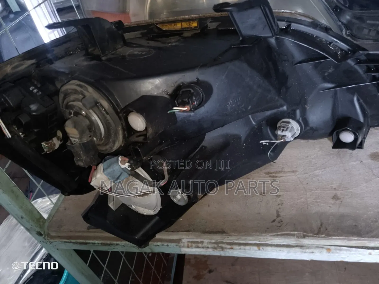 Toyota Noah 2002 Headlight Xenon