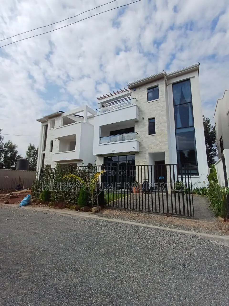 Furnished 5bdrm Maisonette in Kerarapon for sale