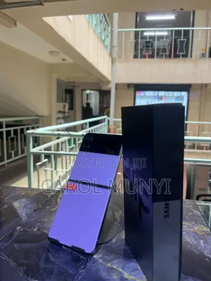 New Samsung Galaxy Z Flip4 512 GB Purple