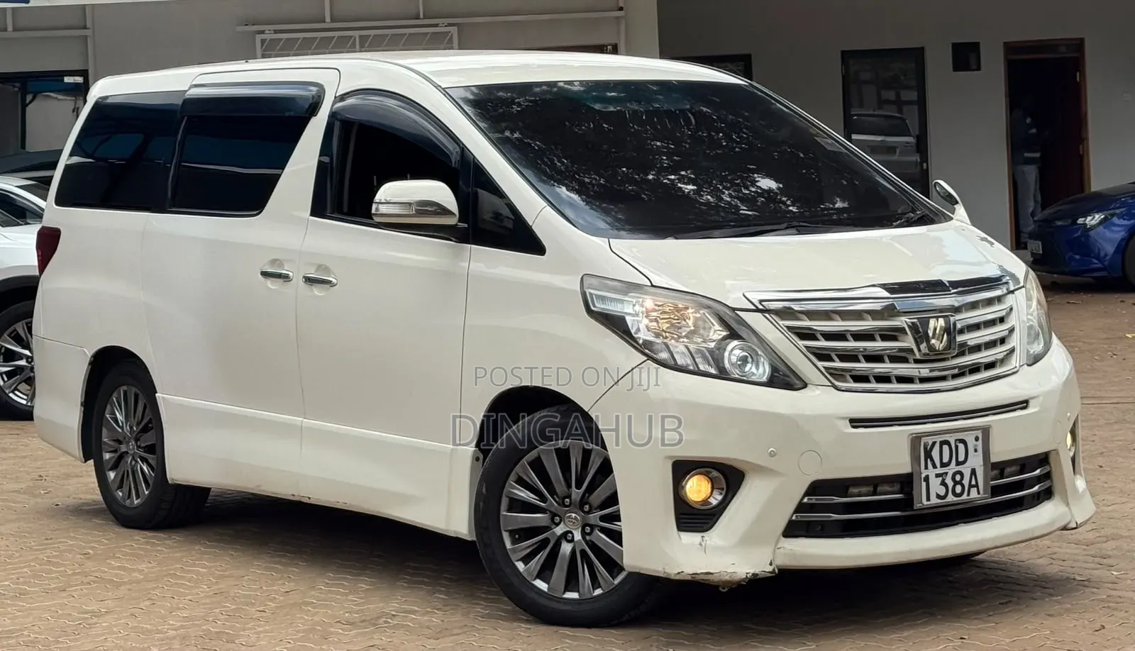 Toyota Alphard 2.4 Petrol FWD 2014 White
