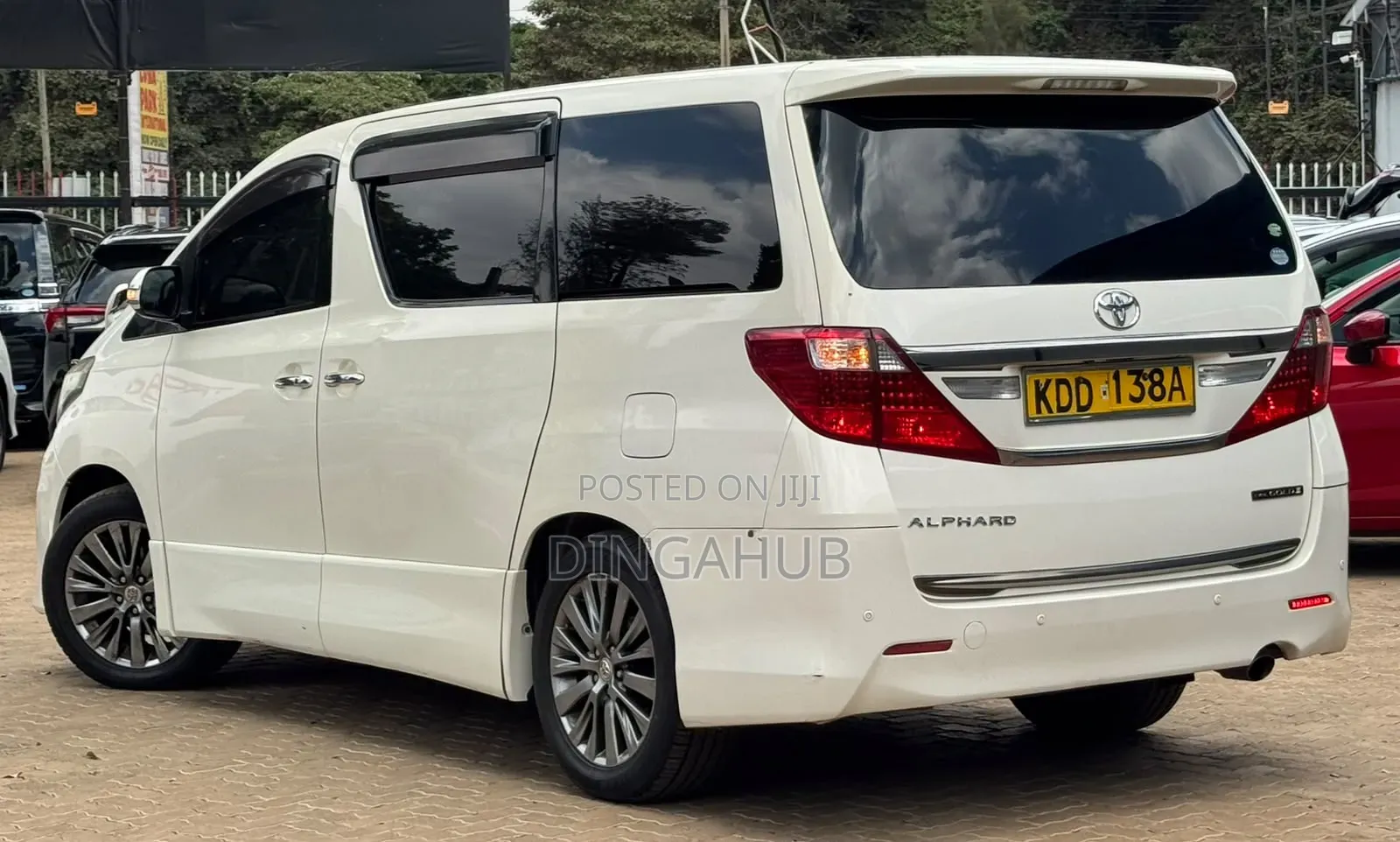 Toyota Alphard 2.4 Petrol FWD 2014 White