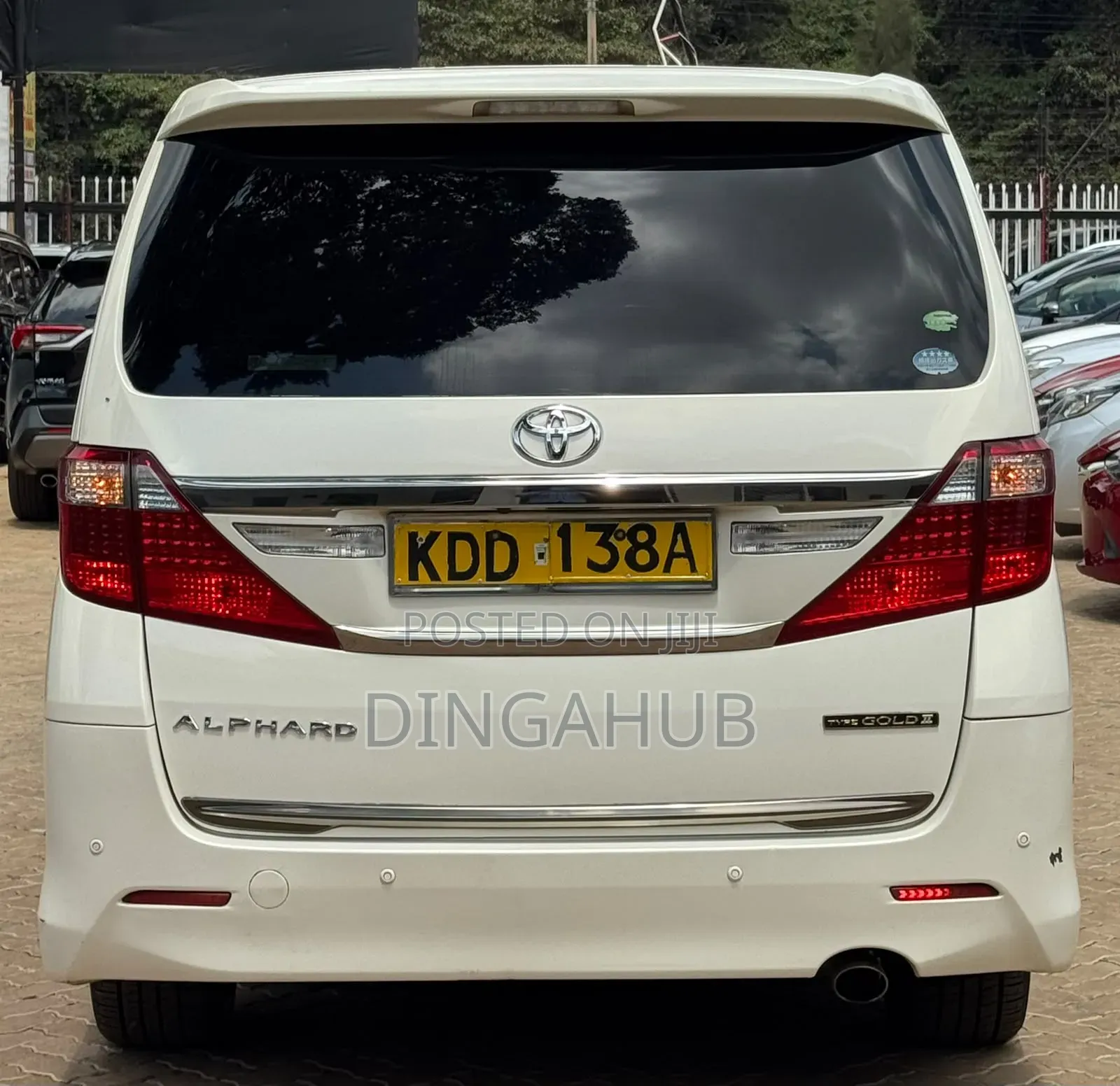 Toyota Alphard 2.4 Petrol FWD 2014 White