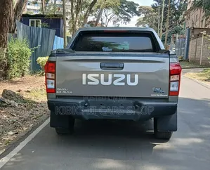 Isuzu D-MAX 2023 Gray