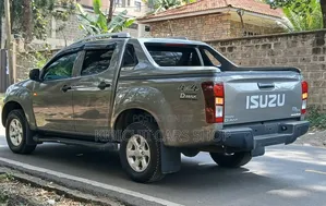 Isuzu D-MAX 2023 Gray