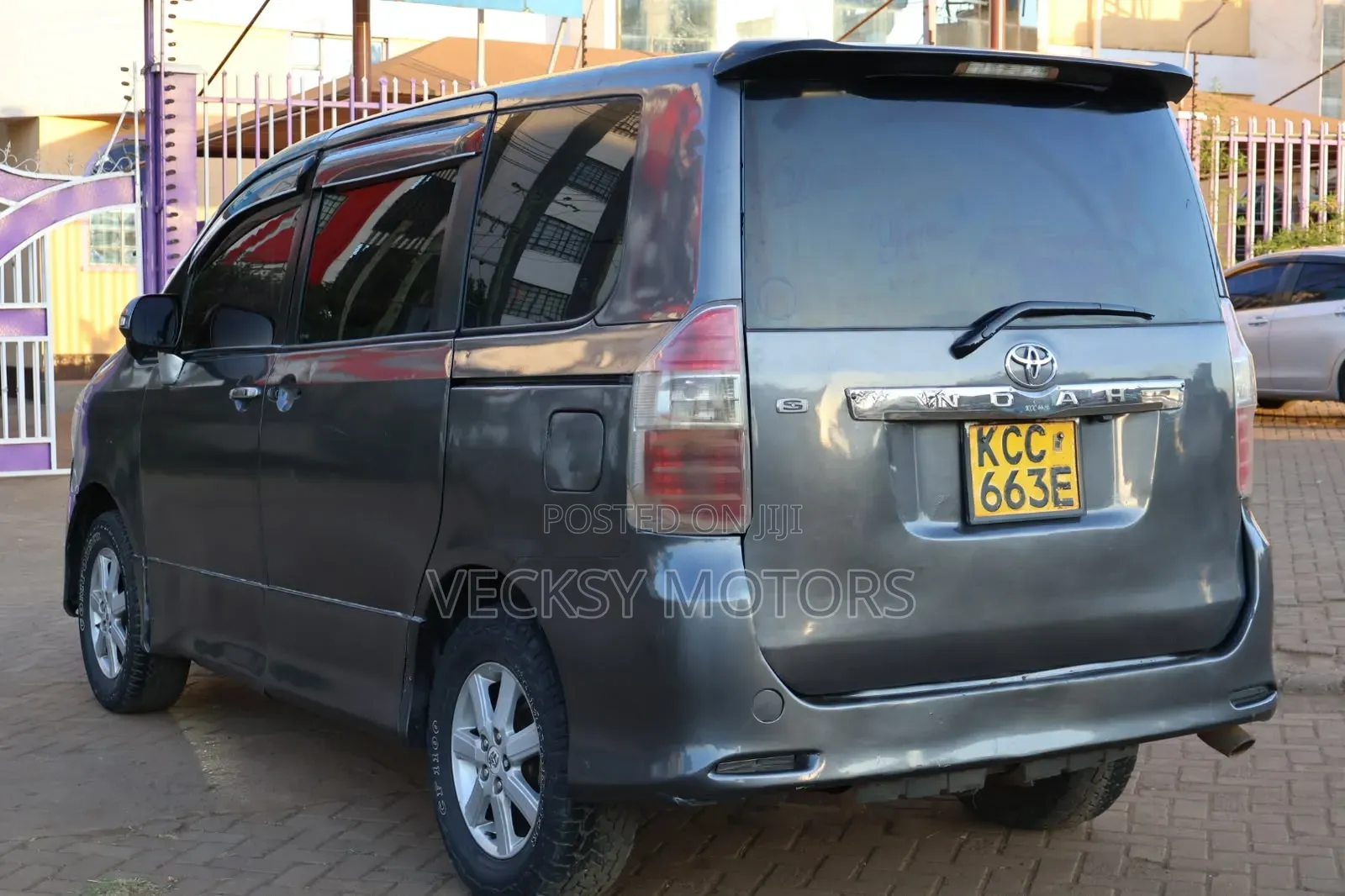 Toyota Noah 2008 Gray