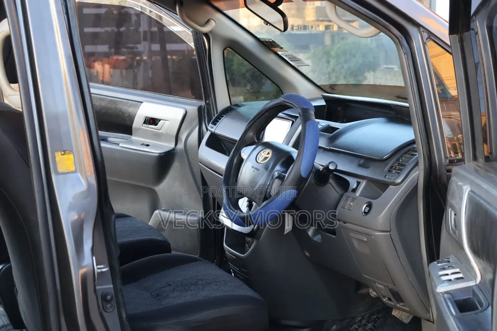 Toyota Noah 2008 Gray