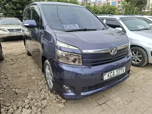 Toyota Voxy Z 2WD 8-Seater 2008 Blue
