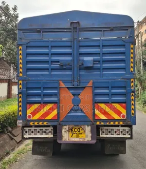 Isuzu Elf Manual 2014 White