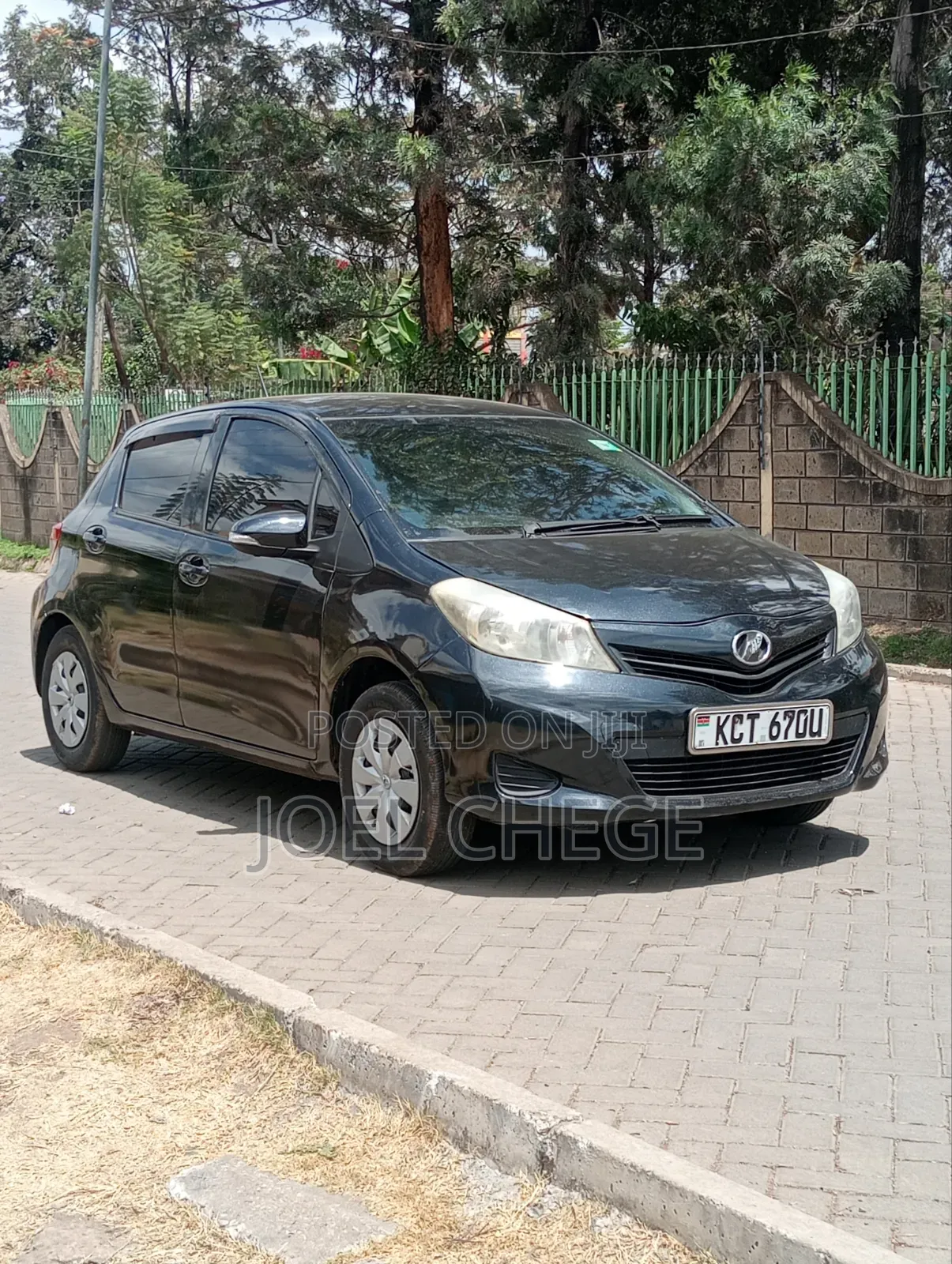 Toyota Vitz 2011 Black