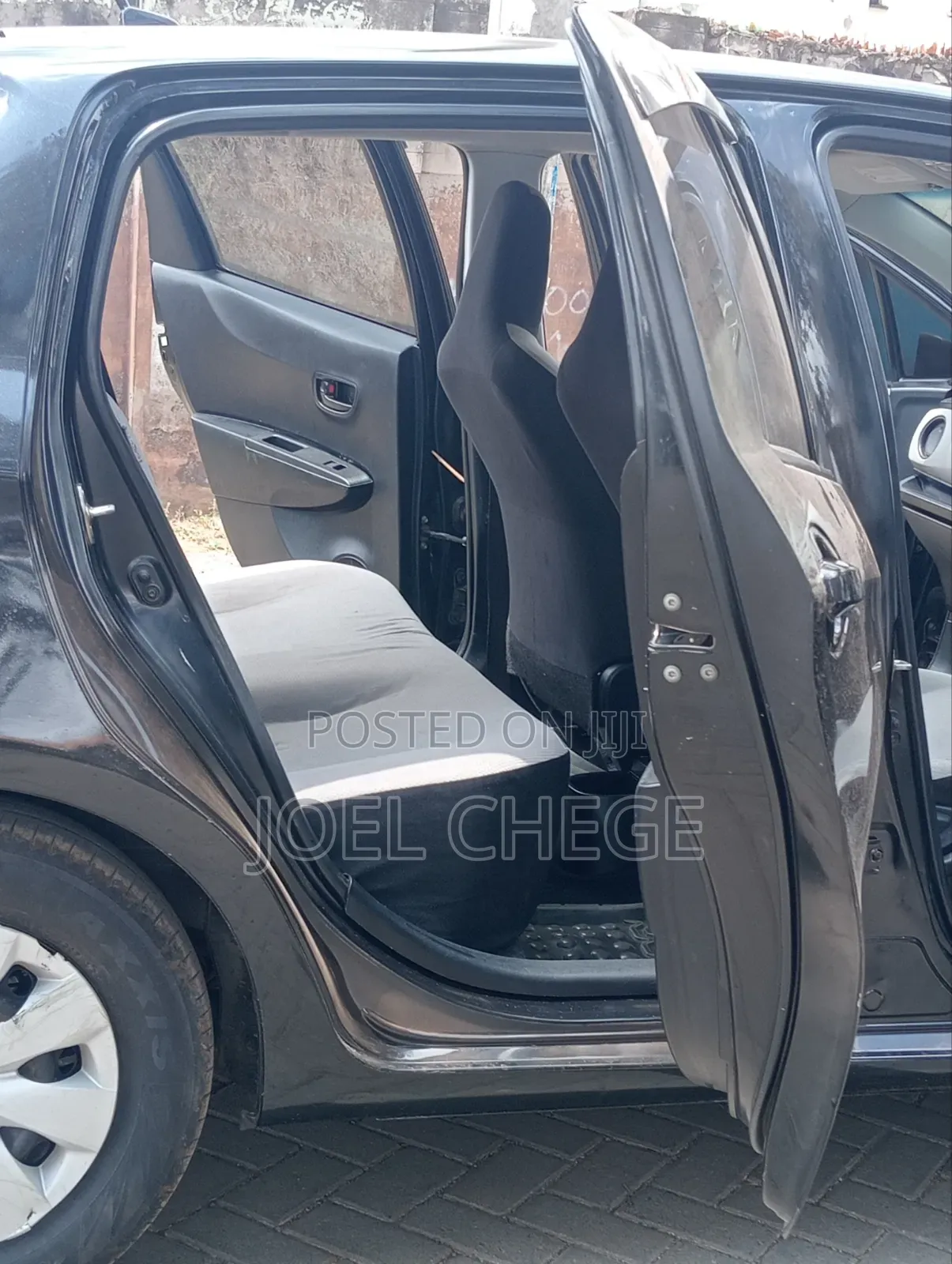 Toyota Vitz 2011 Black
