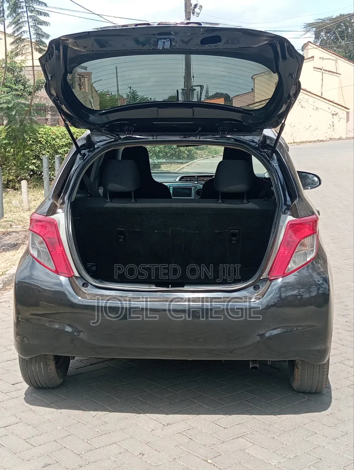 Toyota Vitz 2011 Black