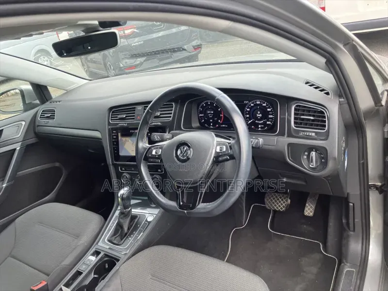 Volkswagen Golf 2019 Silver