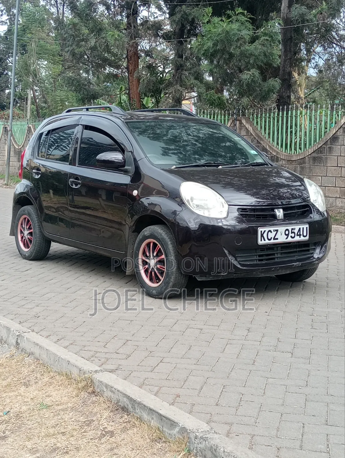 Toyota Passo 2013 Maroon