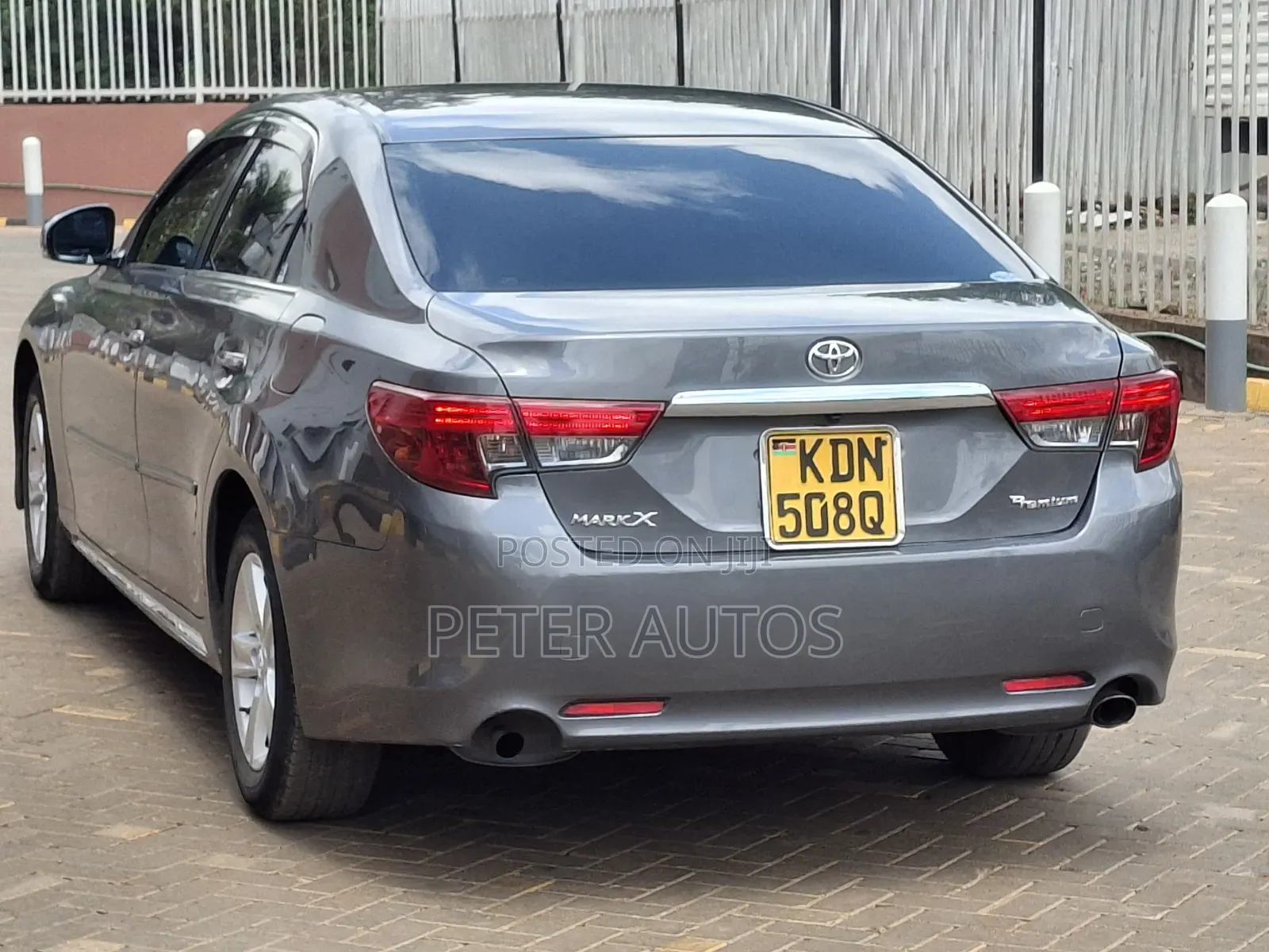 Toyota Mark X 2.5 AWD 2015 Gray