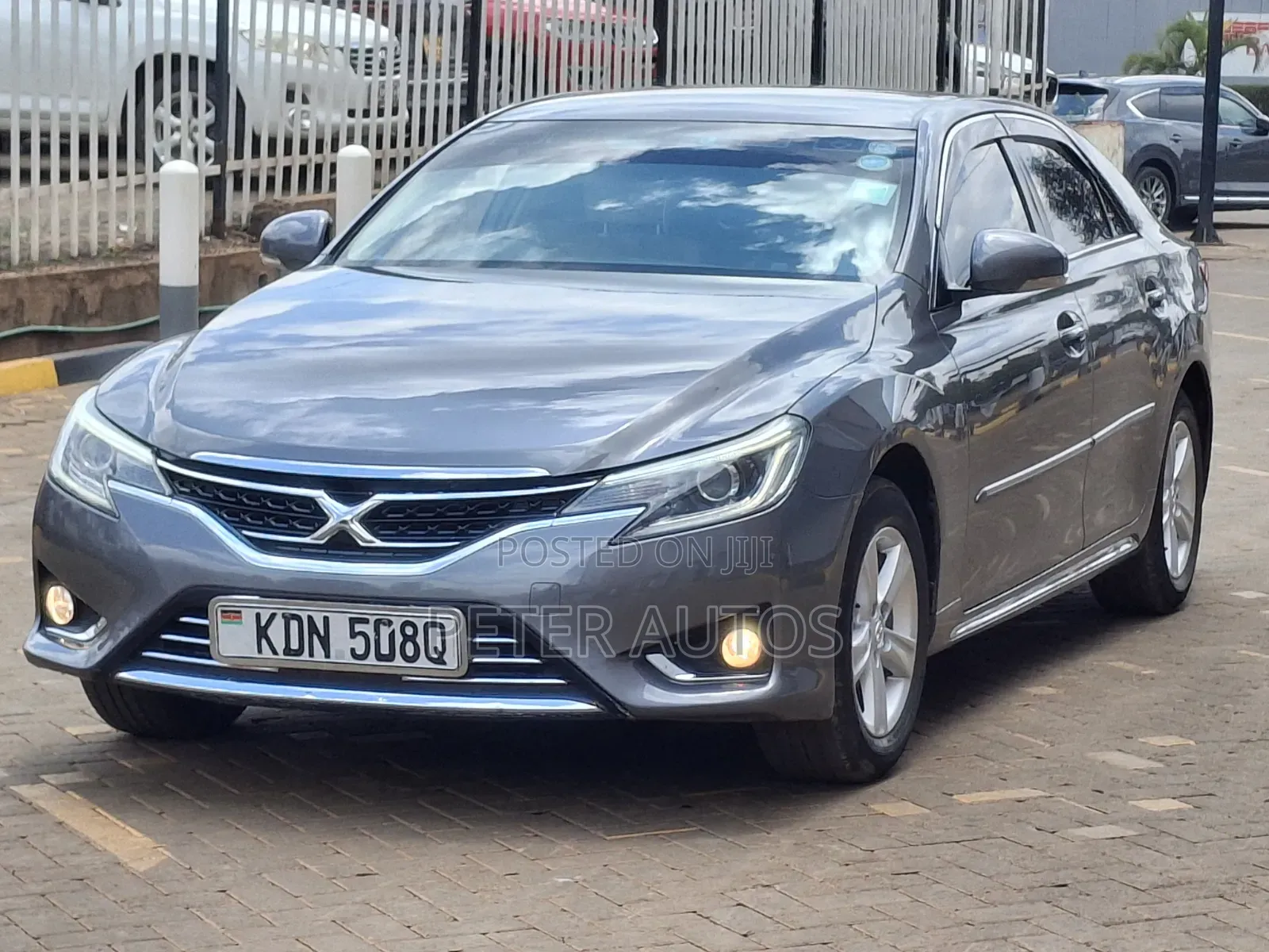 Toyota Mark X 2.5 AWD 2015 Gray