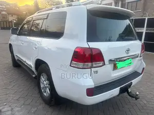 Toyota Land Cruiser 2008 White