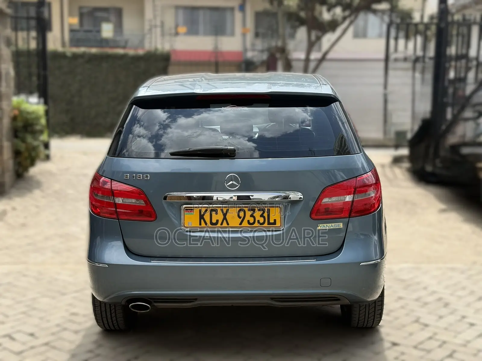 Mercedes-Benz B-Class B180 Petrol 2012 Blue