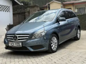 Mercedes-Benz B-Class B180 Petrol 2012 Blue