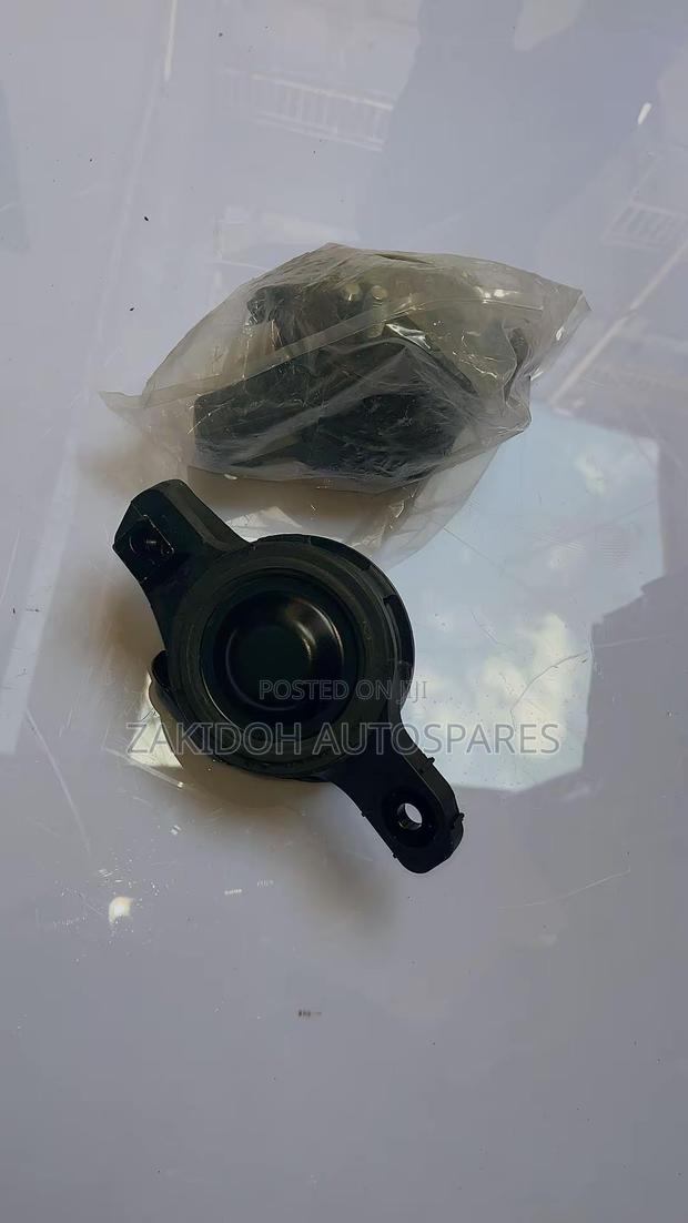 Genuine Subaru Left & Right Engine Mounting / Rubber Cushion - thumbnail 2