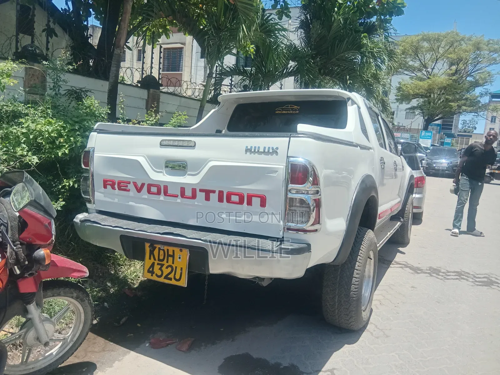 Toyota Hilux 2011 White