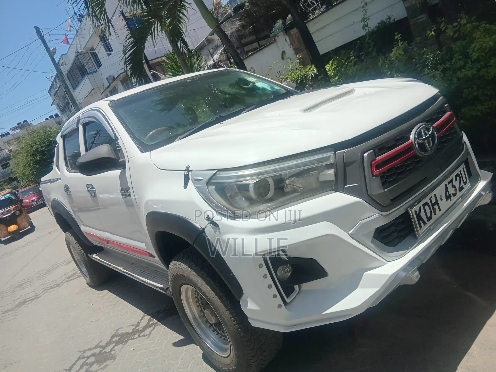Toyota Hilux 2011 White