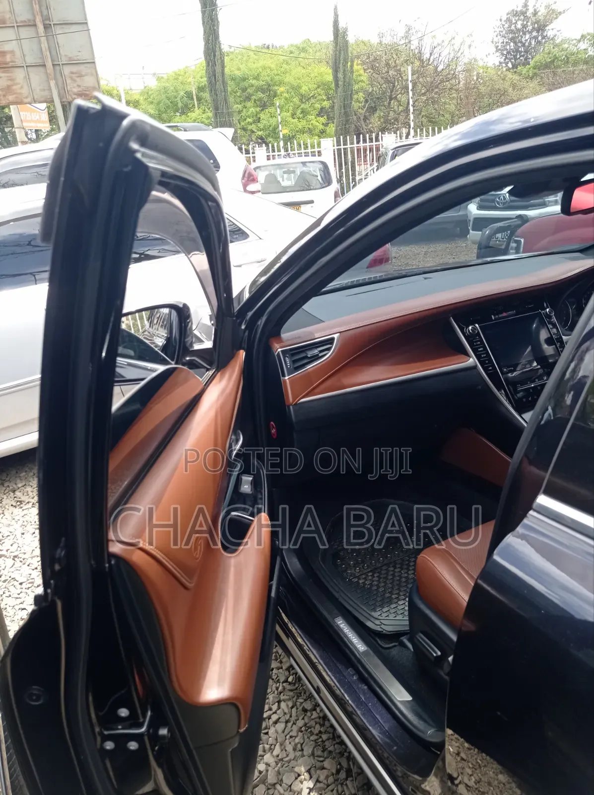 Toyota Harrier 2.0 2018 Black