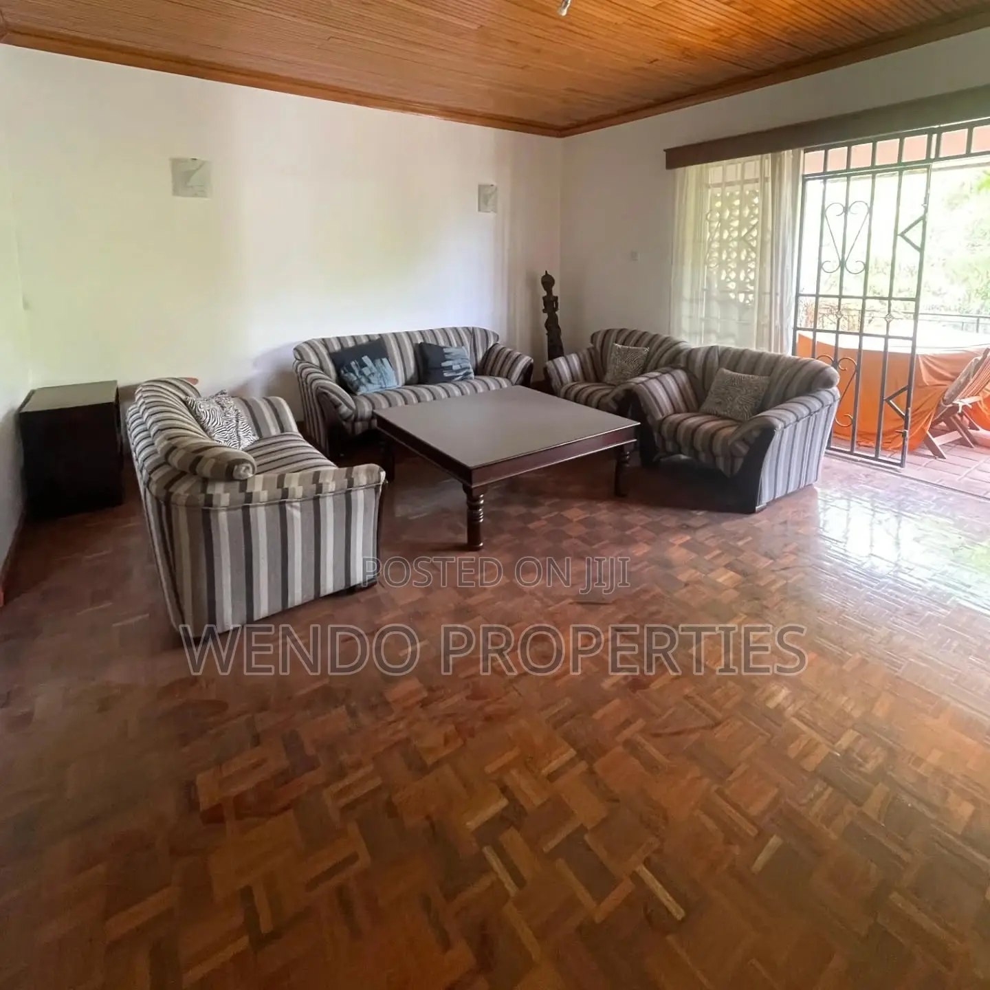 4bdrm Penthouse in State House Area for rent