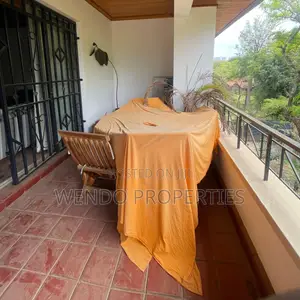 4bdrm Penthouse in State House Area for rent