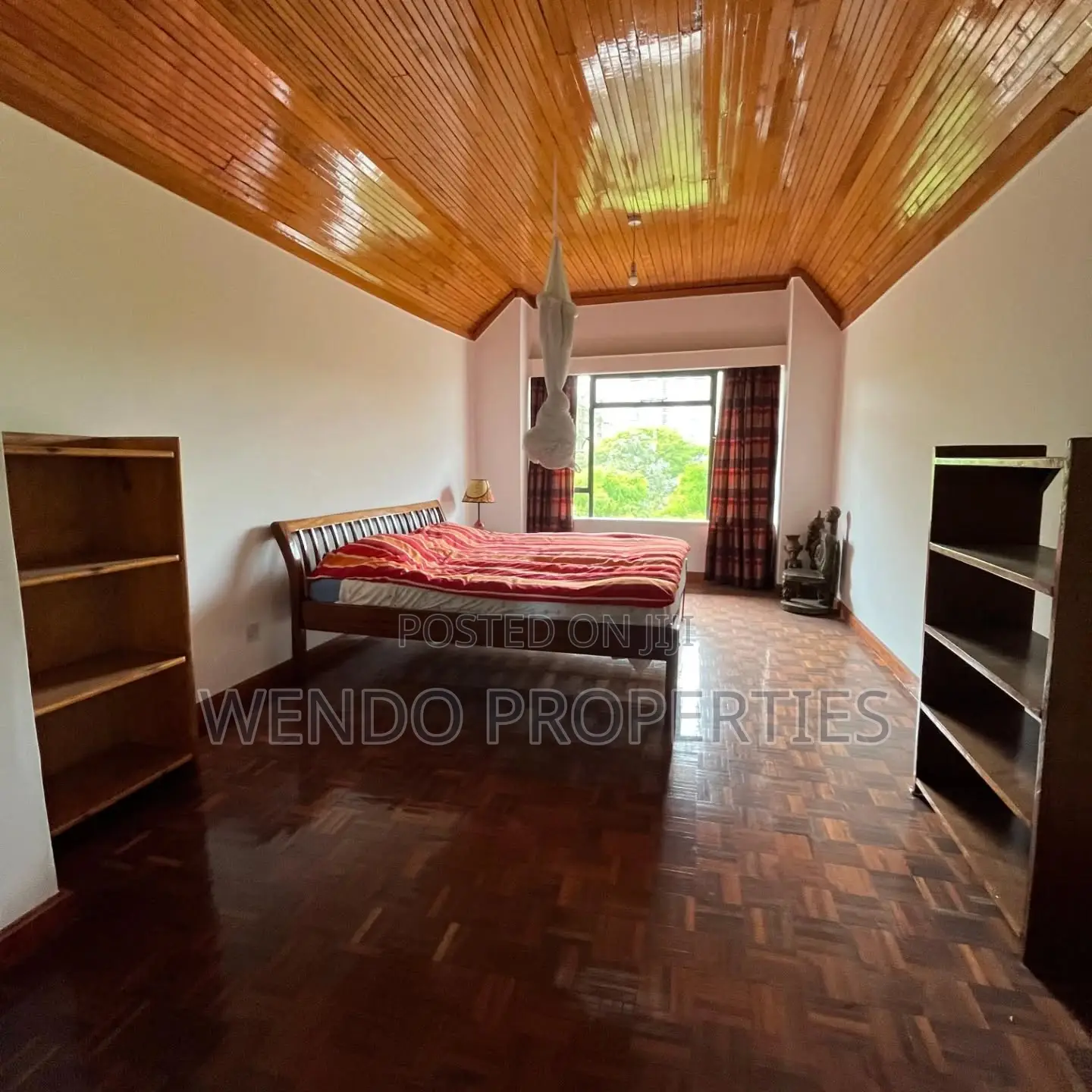 4bdrm Penthouse in State House Area for rent