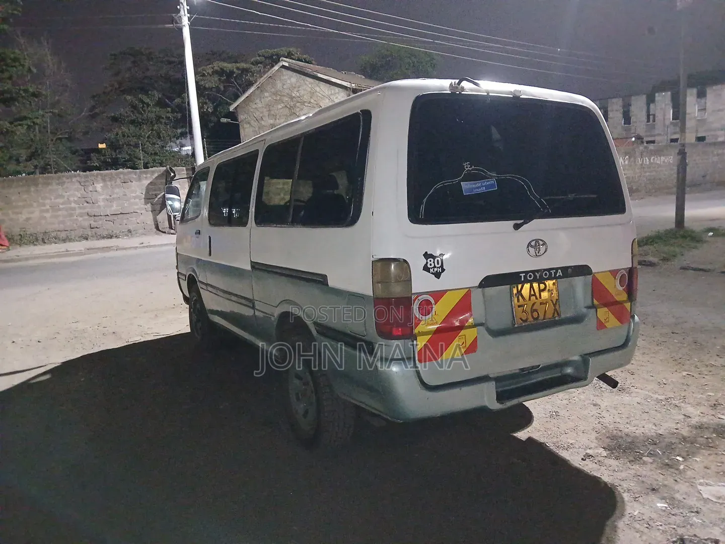 Toyota Hilux 2001 White