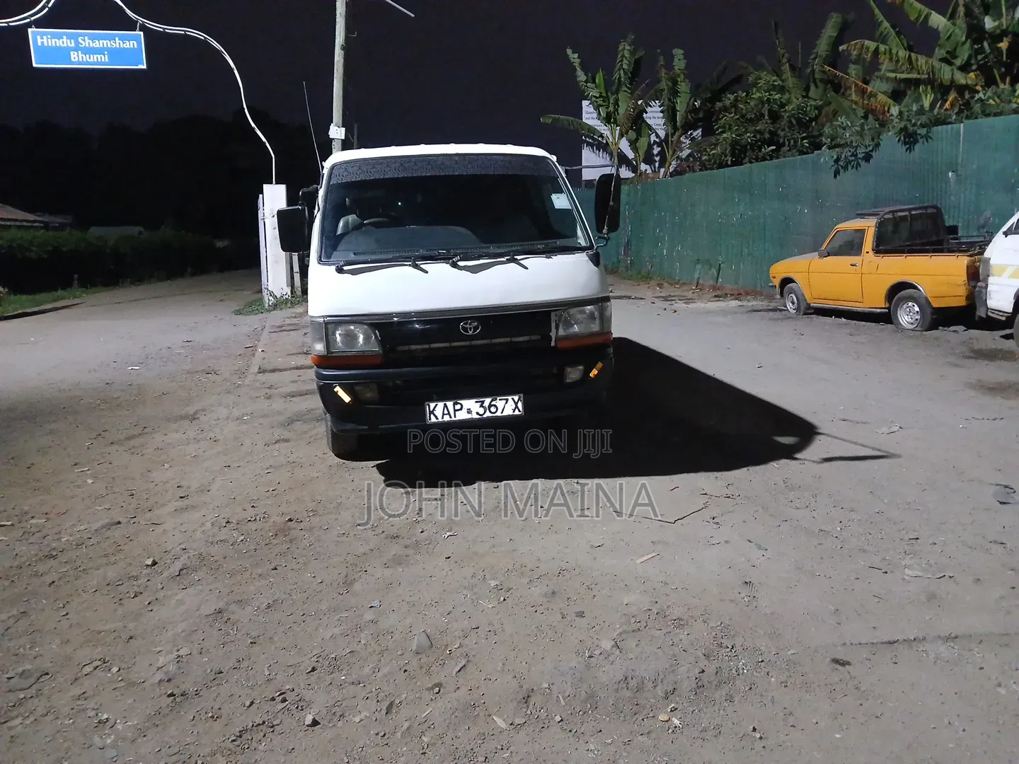 Toyota Hilux 2001 White
