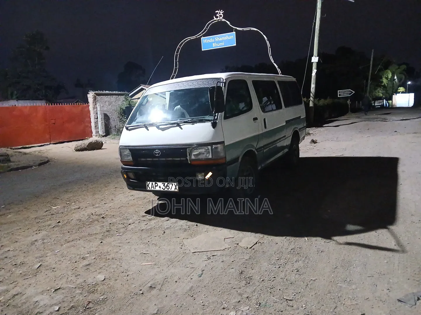 Toyota Hilux 2001 White