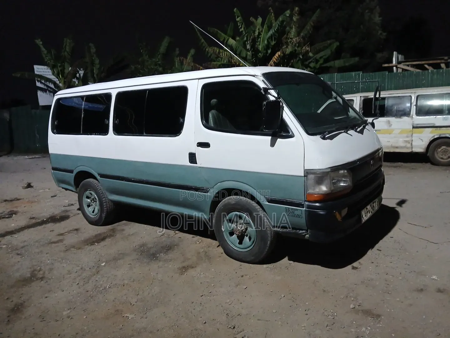 Toyota Hilux 2001 White